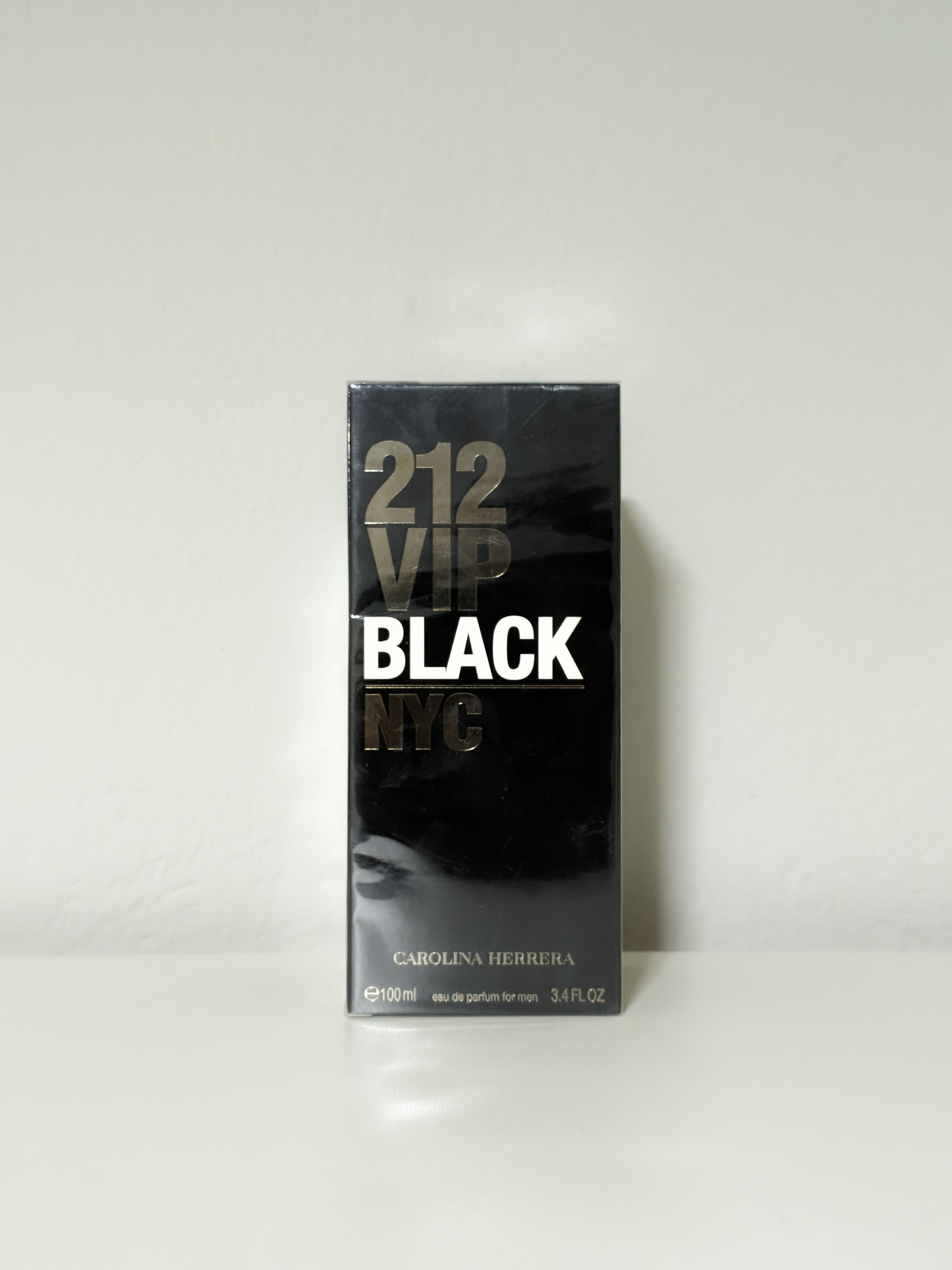 Carolina Herrera 212 VIP Black